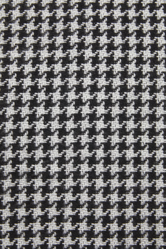 (image for) Acclaimed Houndstooth scarf